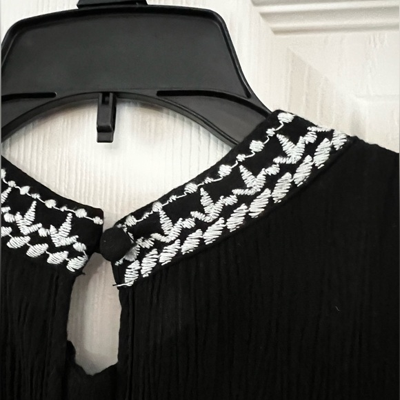 Xhilaration Embroidered Cold Shoulder Fishtail Black crinkled Gauze Tunic. - Picture 8 of 16
